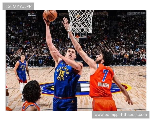 NBA篮板争抢的激烈瞬间:跌倒三人震撼全场 NBA篮板争抢的激烈瞬间:跌倒三人震撼全场