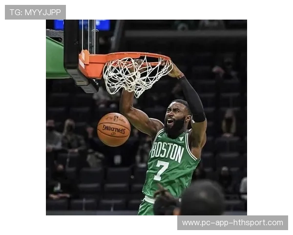 布朗多点开火提升效率,波士顿前半段取得优势 布朗多点开火提升效率,波士顿前半段取得优势