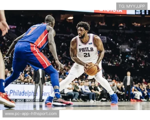 76人靠恩比德突破造杀伤,费城持续扩大领先 76人靠恩比德突破造杀伤,费城持续扩大领先