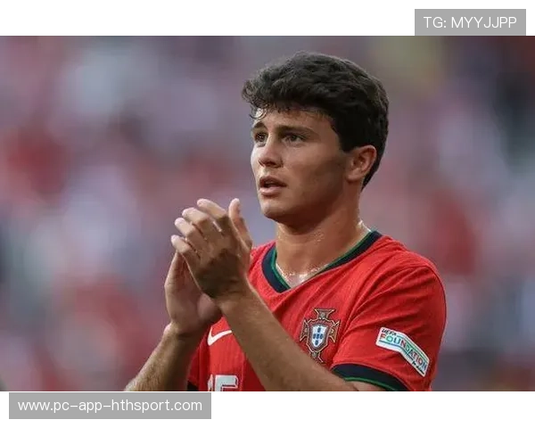 本菲卡若昂内维斯转身爆射展现中场统治力 本菲卡若昂内维斯转身爆射展现中场统治力